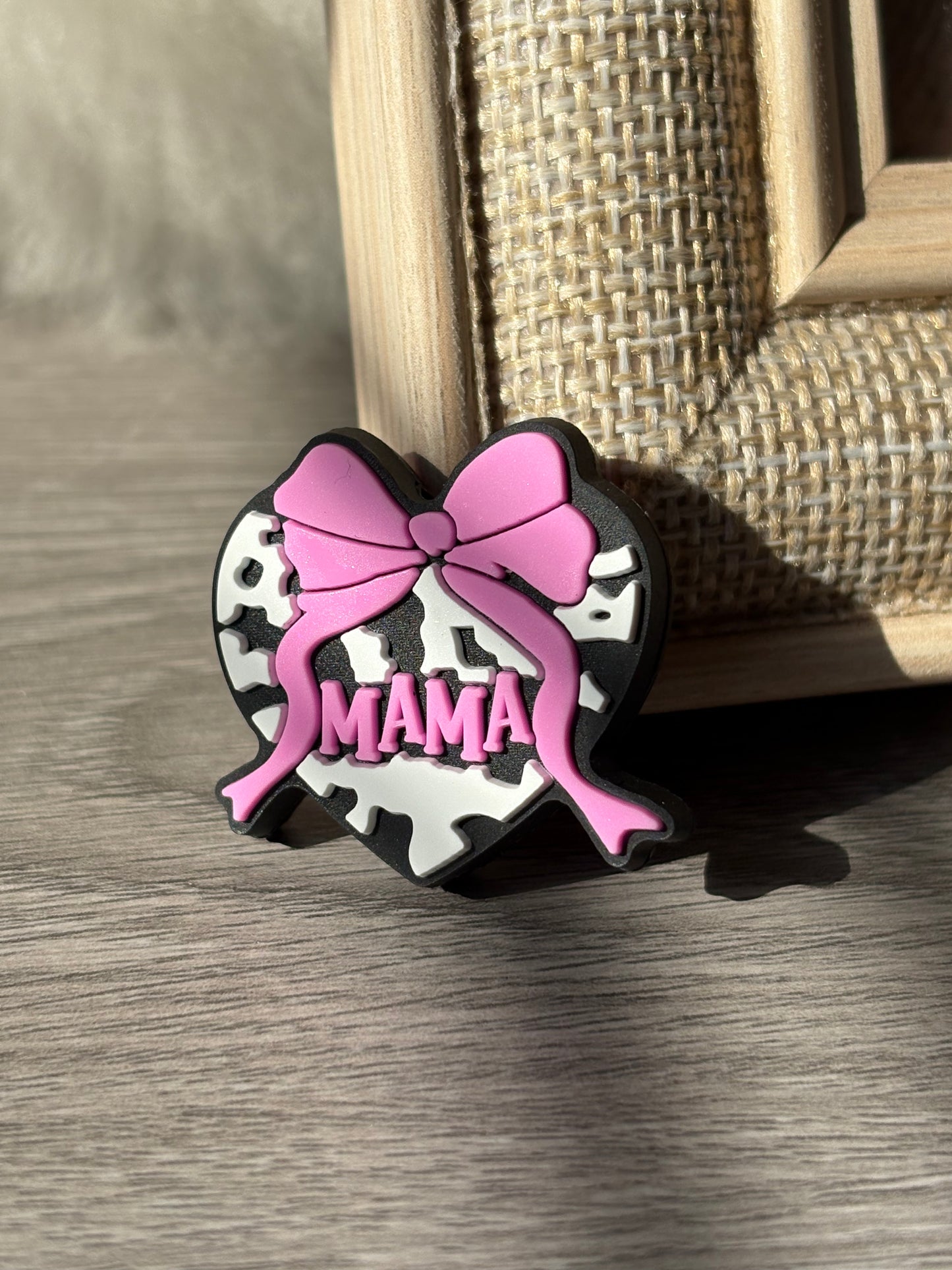 Mama bowed heart Silicone Focal Beads